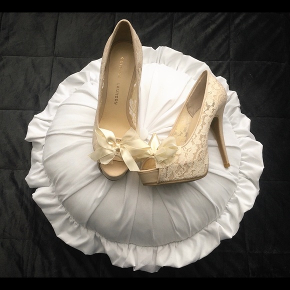 Chinese Laundry Hotline Vintage Lace Ivory Pumps - Picture 5 of 7